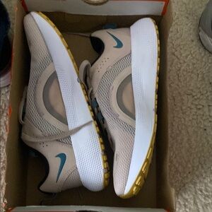 Women Beige and Blue Athletic Shoes